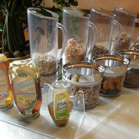 Hotel Garni Schlossgarten Neustrelitz Ngoại thất bức ảnh